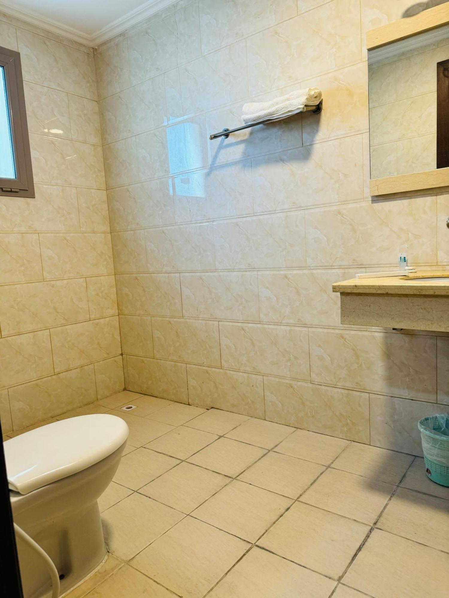 Al Hayat Suites Apartment Manama Exteriör bild