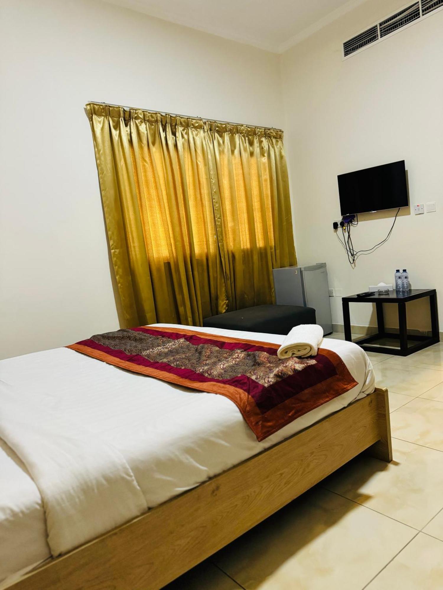 Al Hayat Suites Apartment Manama Exteriör bild