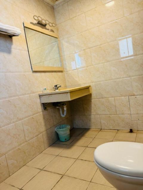 Al Hayat Suites Apartment Manama Exteriör bild